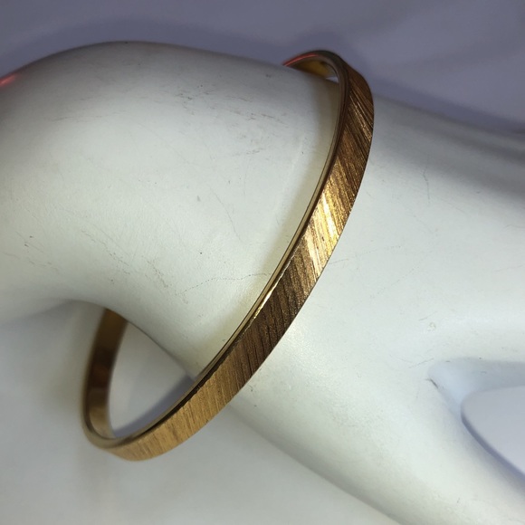 Vintage MONET Textured Gold Bangle Bracelet Modern - Picture 2 of 10